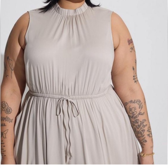 Torrid Mini Stretch Challis Hi-Low Dress - Picture 3 of 8